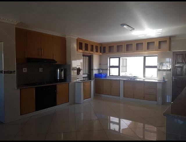 10 BEDROOM HOUSE FOR SALE IN PROCLAMATION HILL